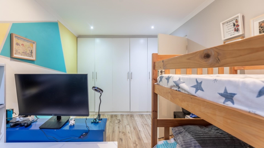 3 Bedroom Property for Sale in Sea Point Western Cape